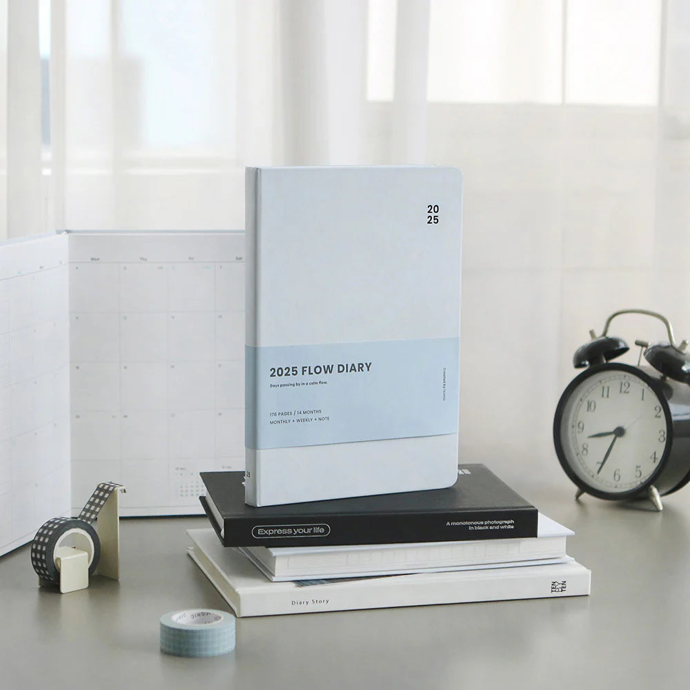 ICONIC - Journal J. Diary Weekly B6 2025